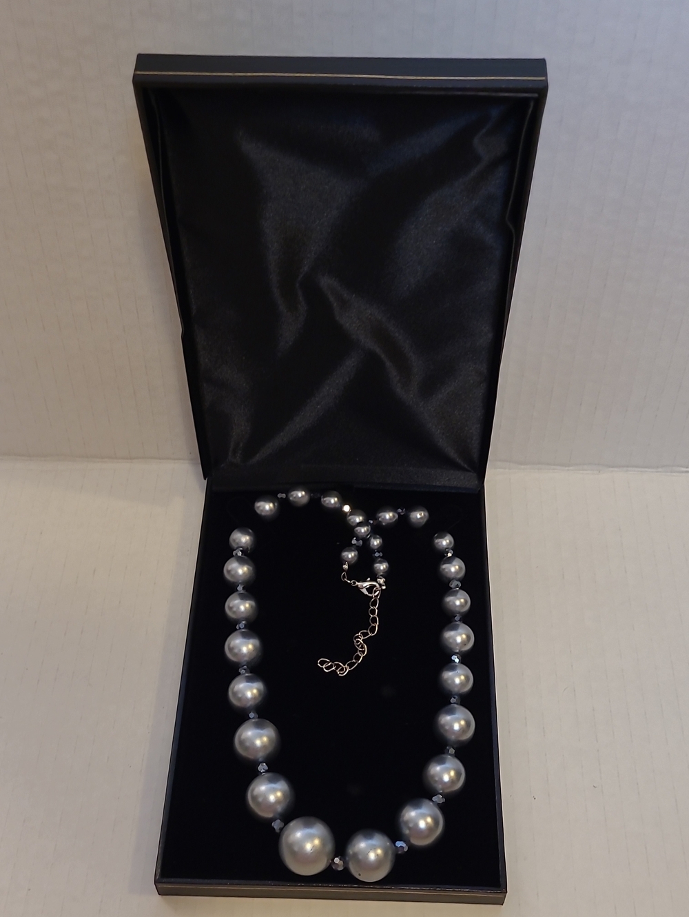 Vintage Silver-Tone Pearl Necklace with Chain Accents